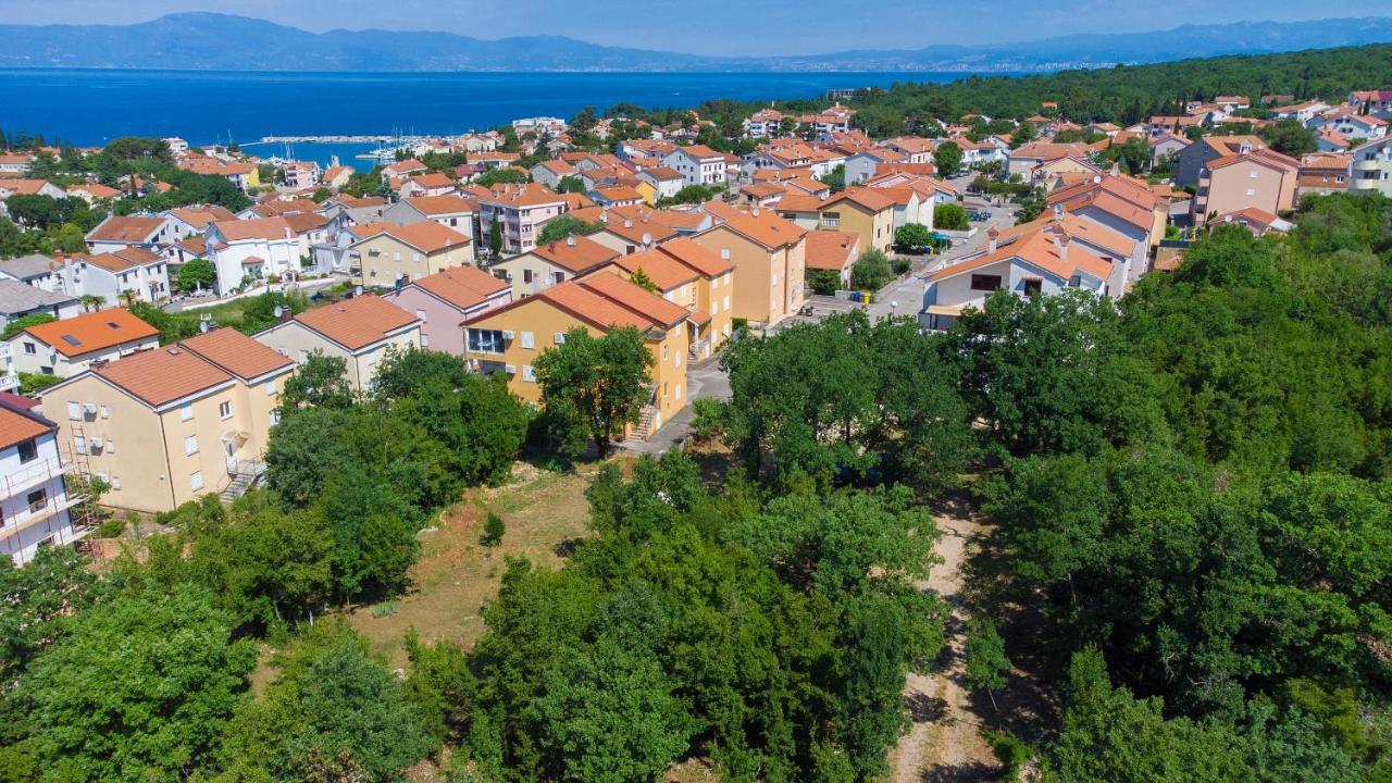 Apartman Mihael Malinska Exterior foto