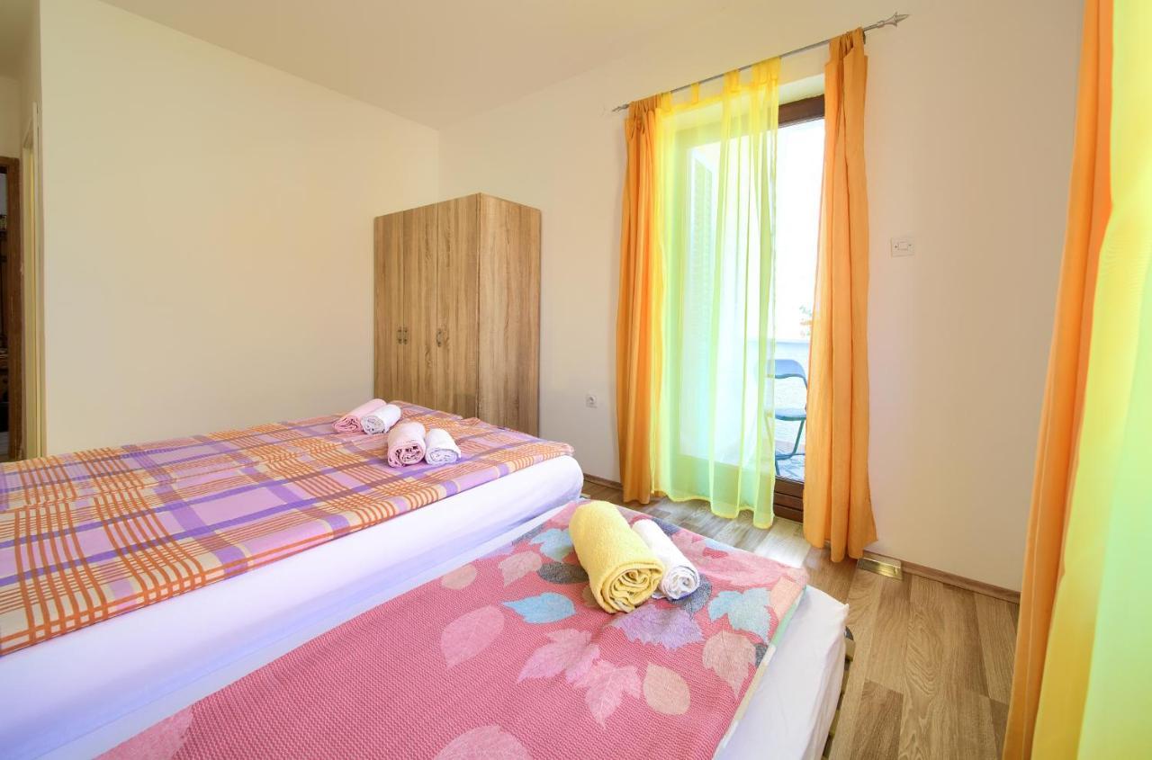 Apartman Mihael Malinska Exterior foto